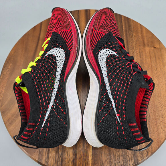 Nike Flyknit Racer Shoes Men\'s 7 University Red Black Running Athletic Sneakers